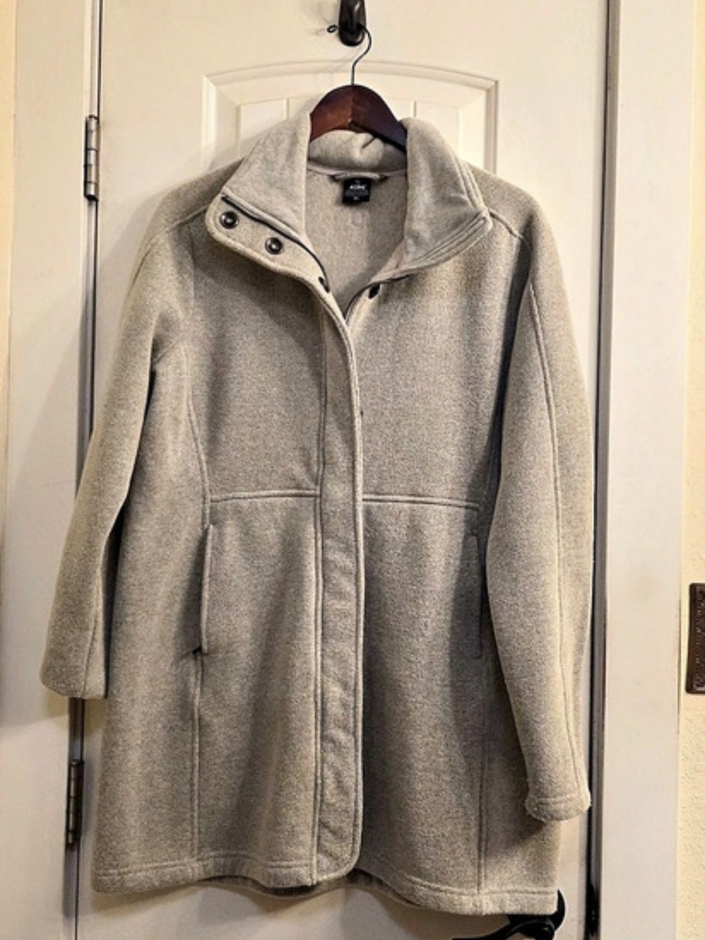 Kuhl Highland Long Sweater Fleece Jacket in Natural Size XL